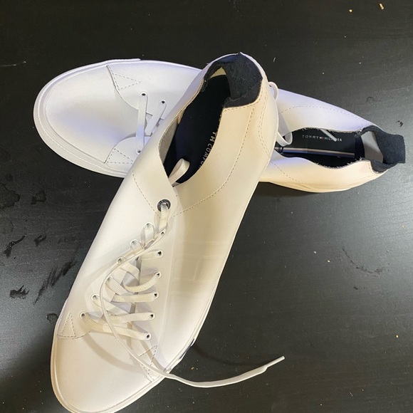 Shoe - Picture 2 of 3